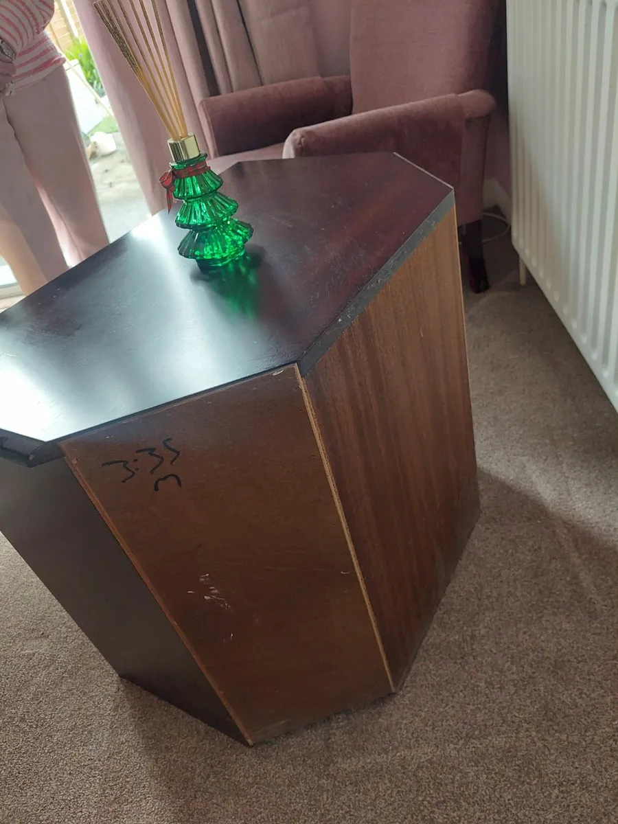 Needs to go Mahogany tv stand and table - Image 2