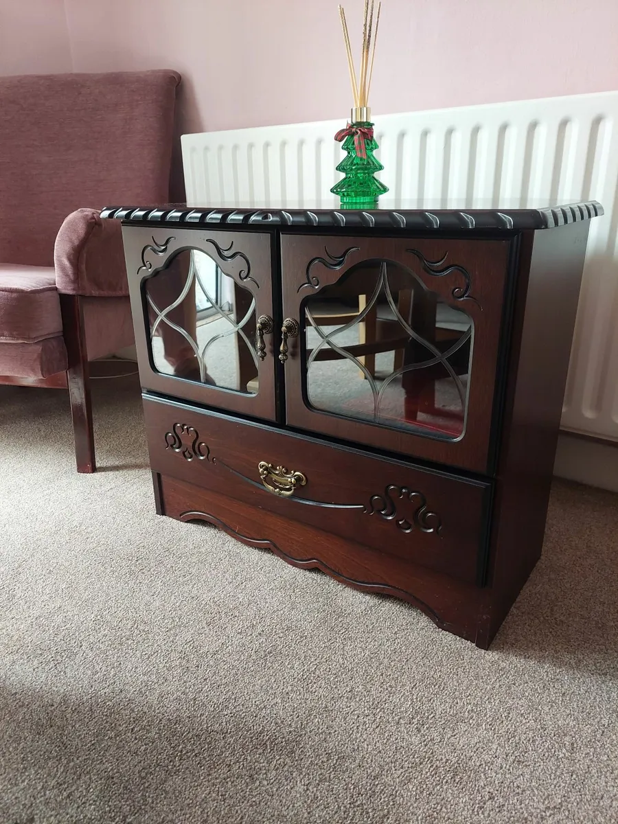 Needs to go Mahogany tv stand and table - Image 1