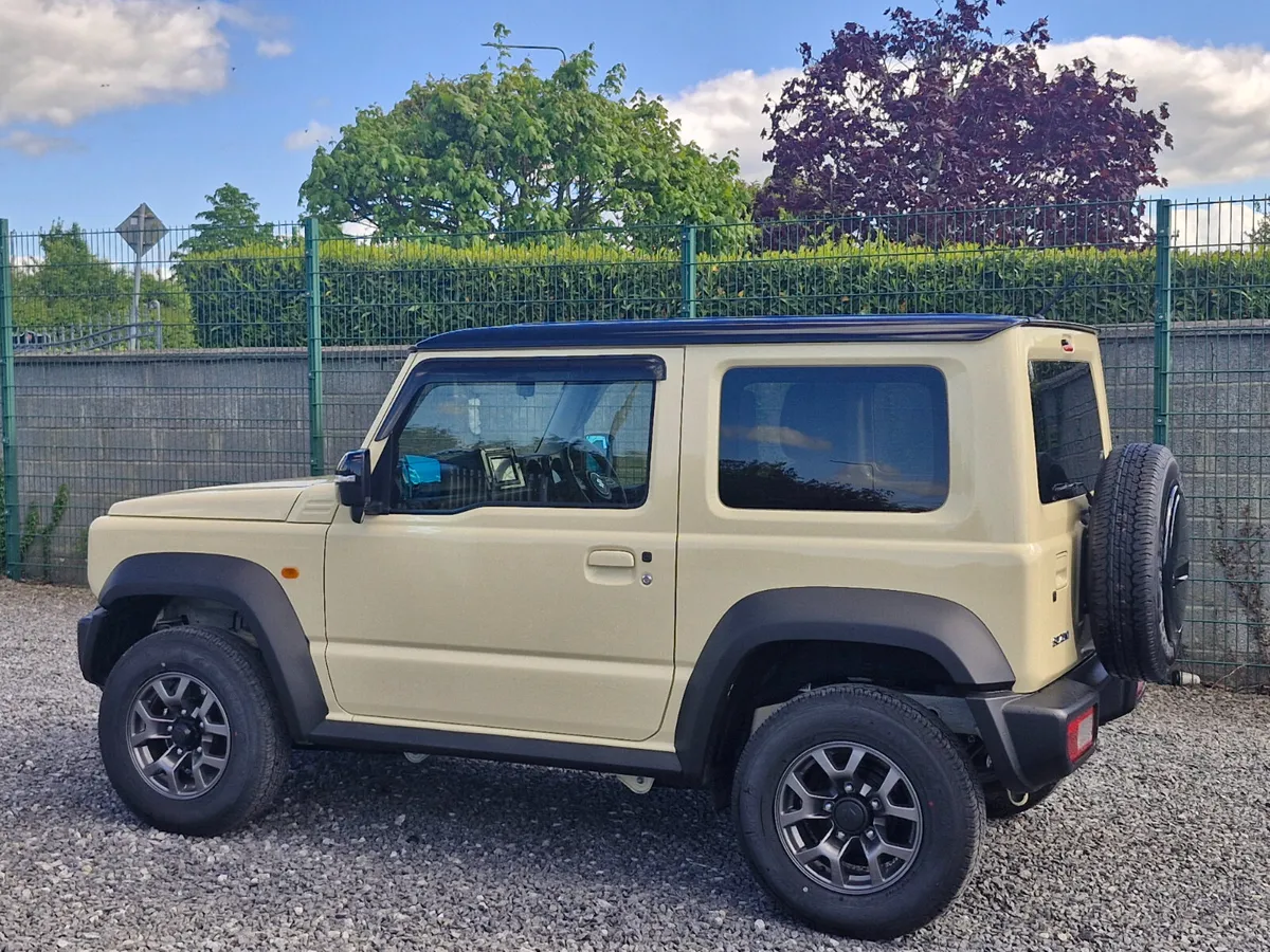 Suzuki Jimny 1.5 PETROL MANUAL LOW MILAGE PASSANGE - Image 4