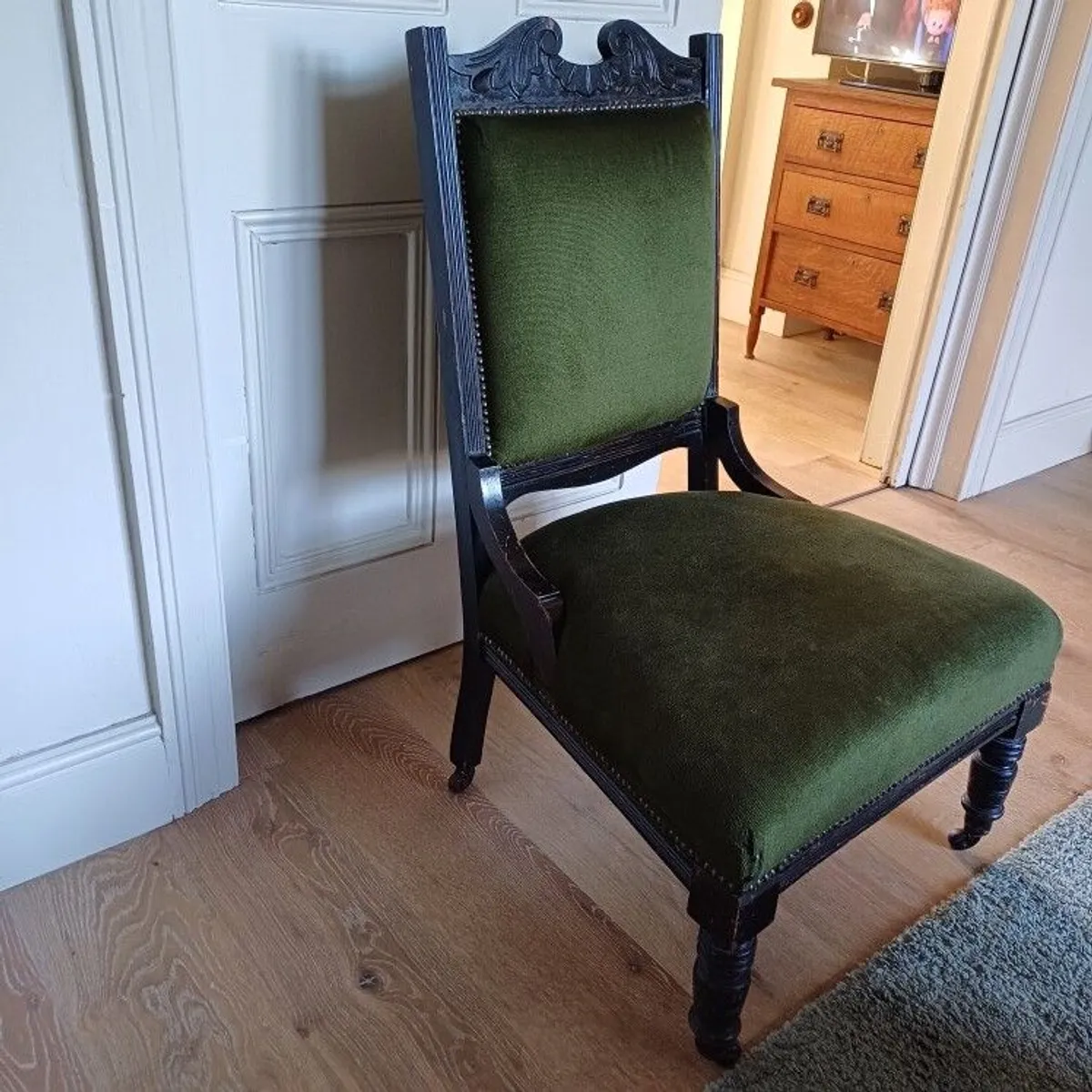 beautiful queen anne chair price drop - Image 2