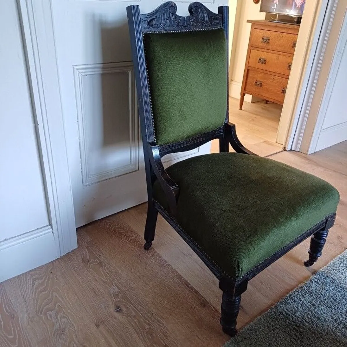 beautiful queen anne chair price drop - Image 3