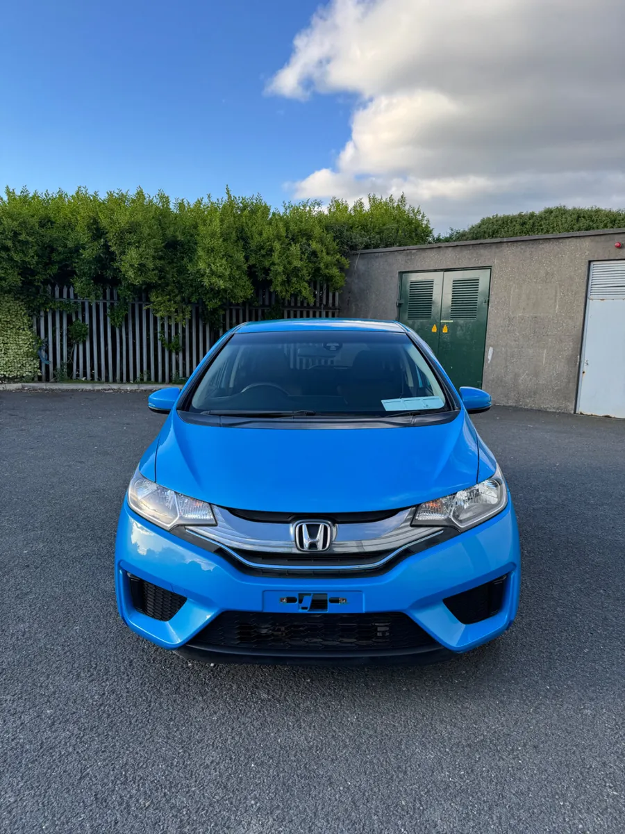 Honda Fit 1.5 Hybrid - Image 3