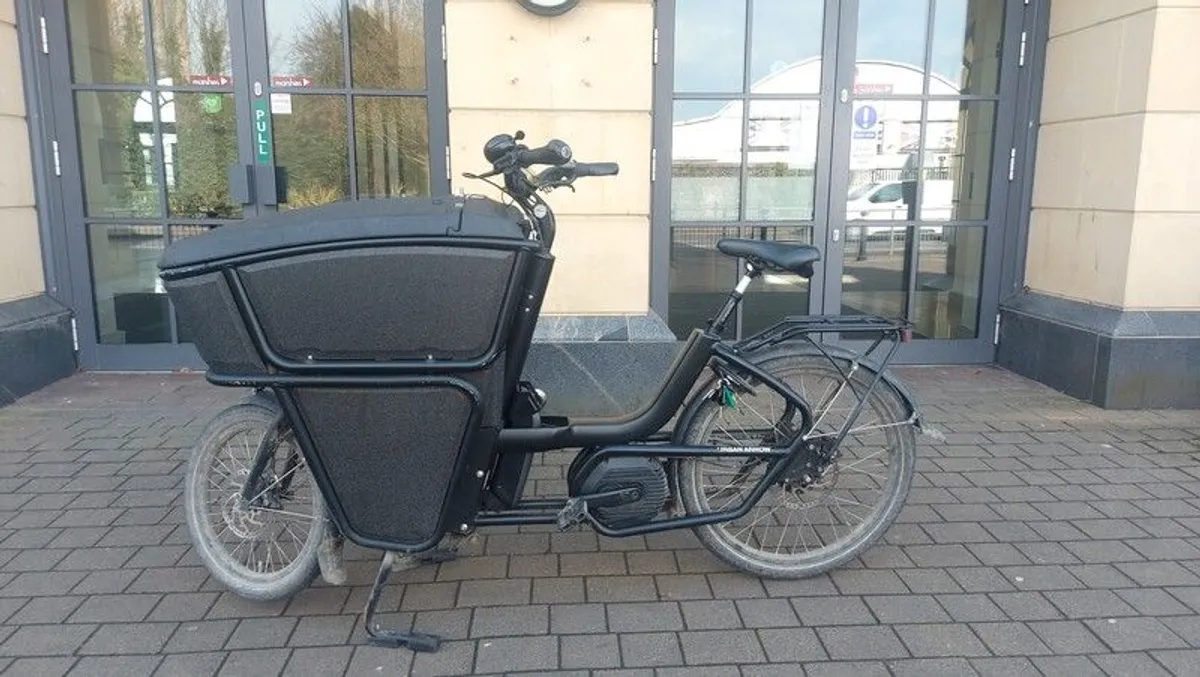 Title (Safe Version): Urban Arrow Shorty 2021 - Bosch Cargo Line, GPS, Hood, Rear Rack