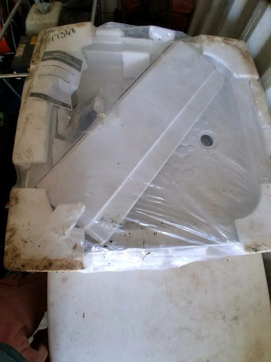 Shower trays 760mm x760mm - Image 1