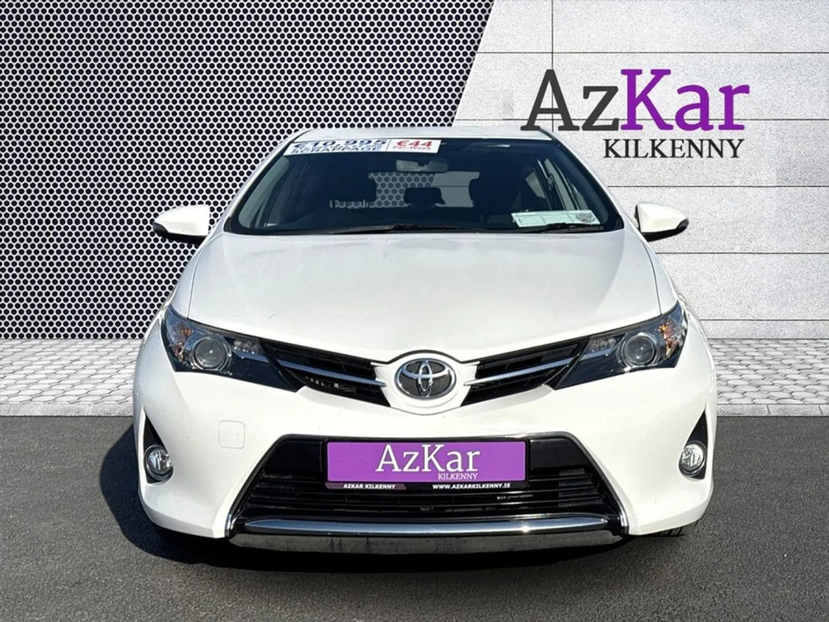 Toyota Auris 2015 D-4d Aura 1.4d  64 P/W With NO - Image 2
