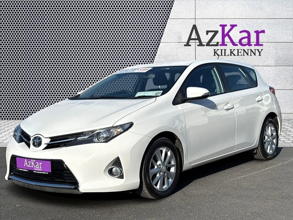 Toyota Auris 2015 D-4d Aura 1.4d  64 P/W With NO - Image 3