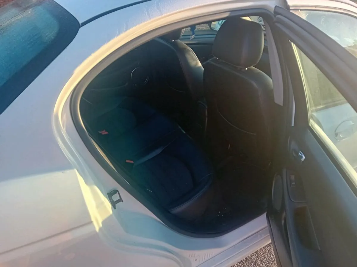 Car - Image 2