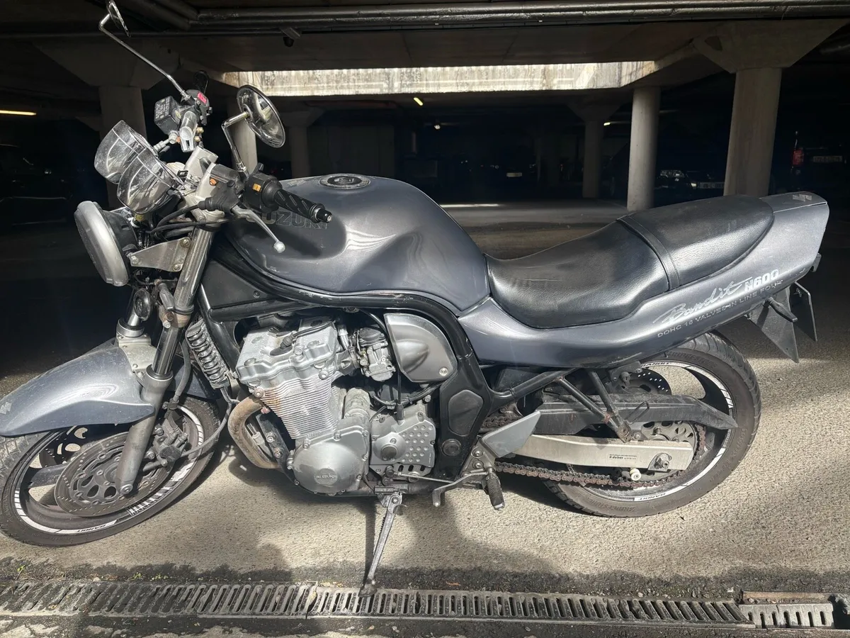 Suzuki bandit 600 - Image 2