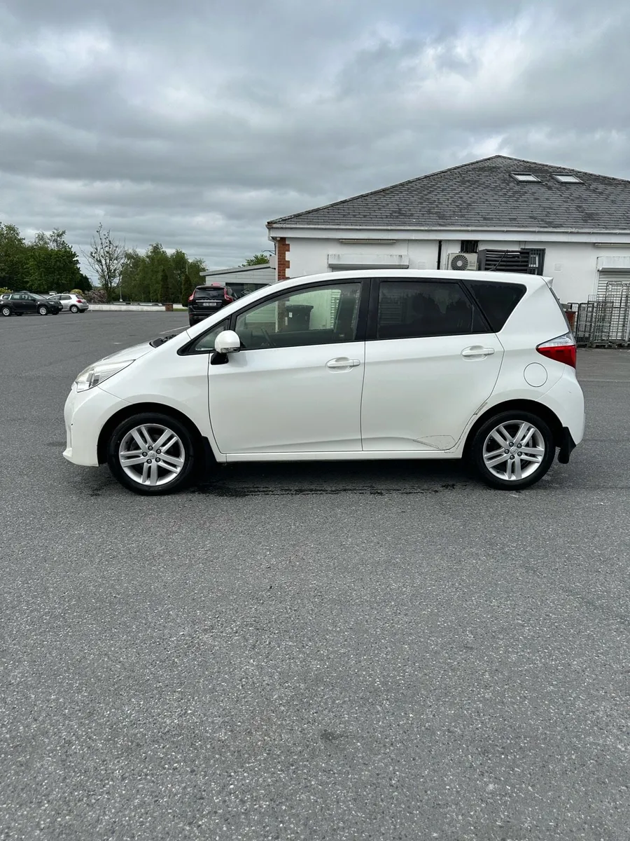 Car - Image 4