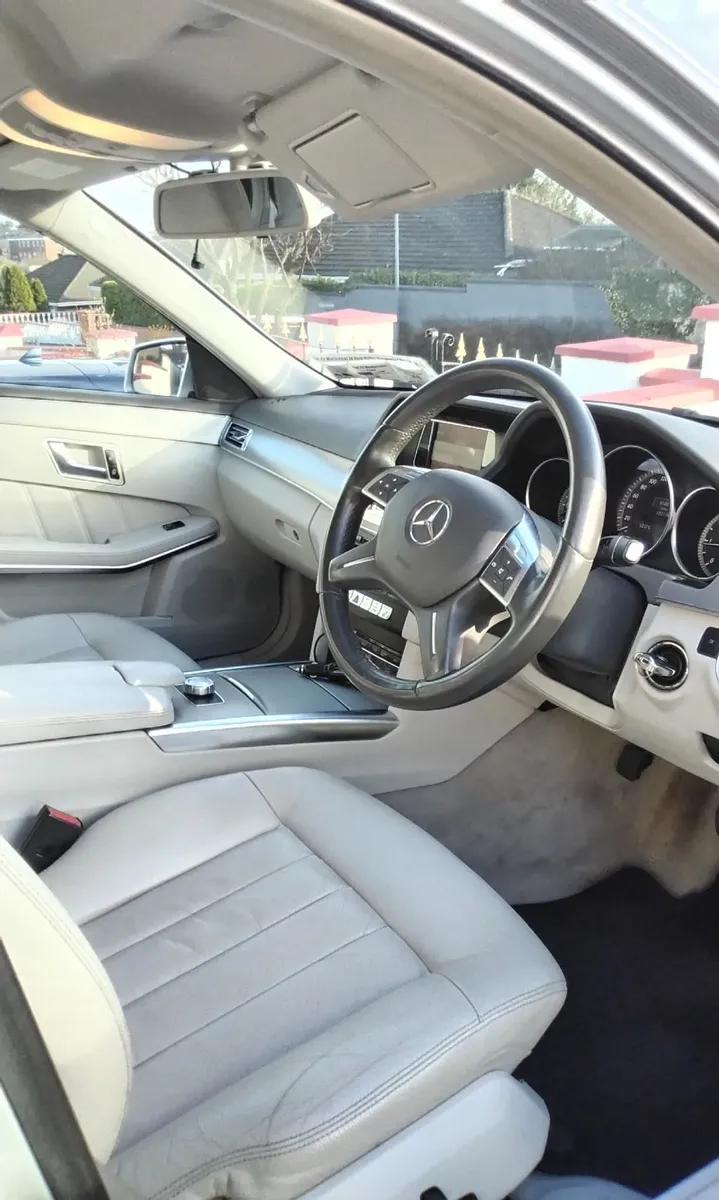 Mercedes-Benz E-Class 2014 - Image 3