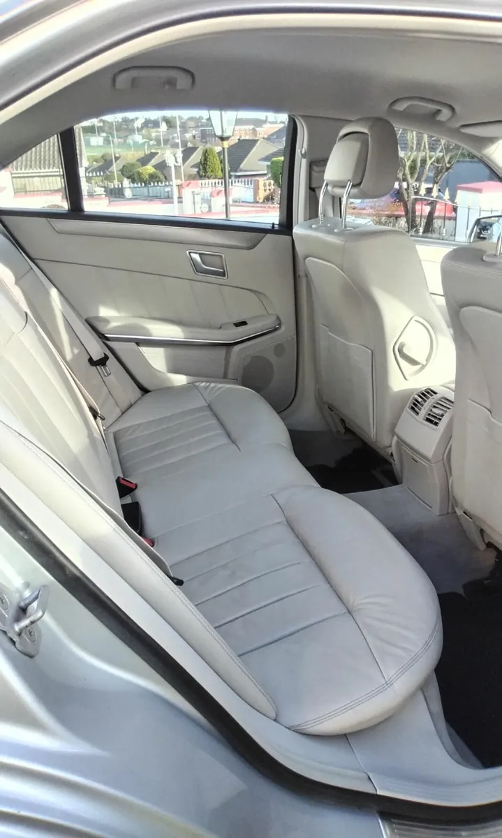 Mercedes-Benz E-Class 2014 - Image 4