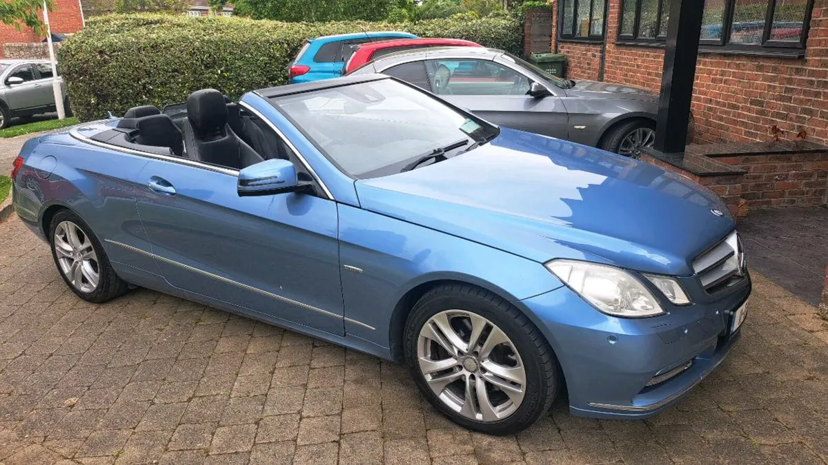 MERCEDES E250 CDI CONVERTIBLE 2011 SUPERB - Image 3