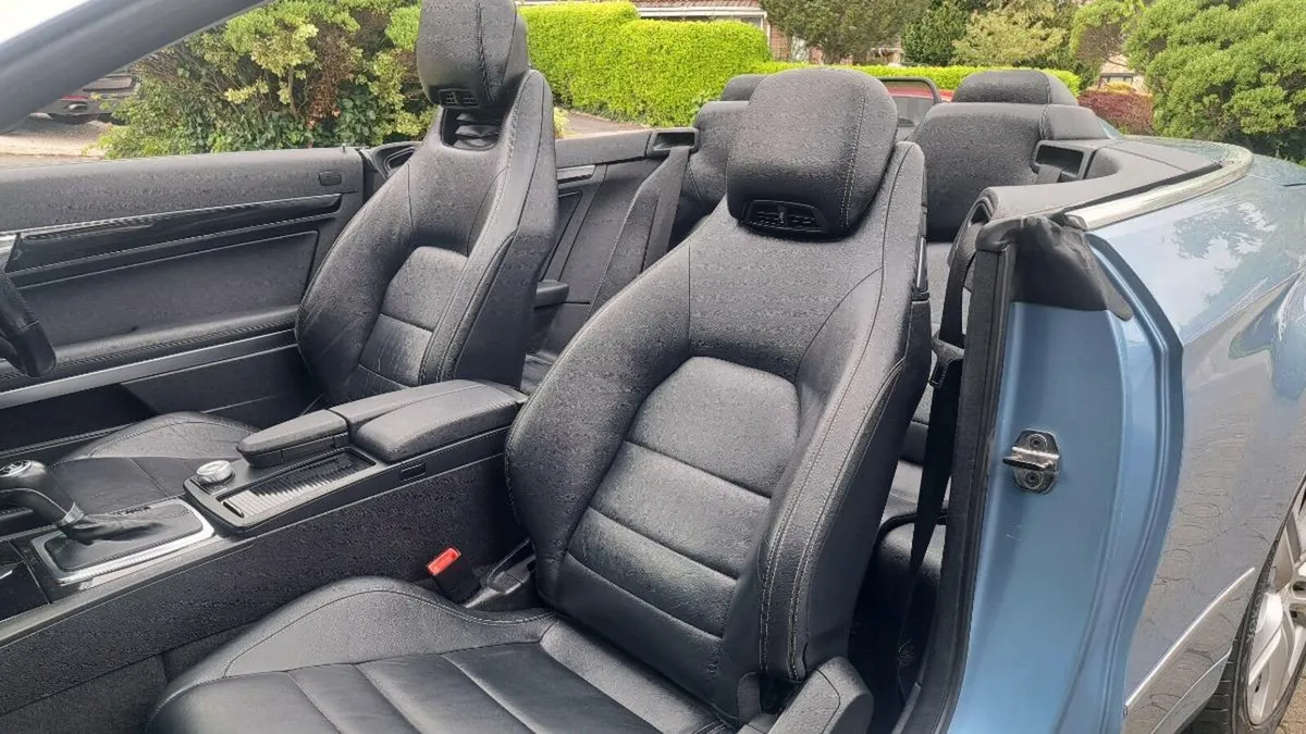 MERCEDES E250 CDI CONVERTIBLE 2011 SUPERB - Image 4