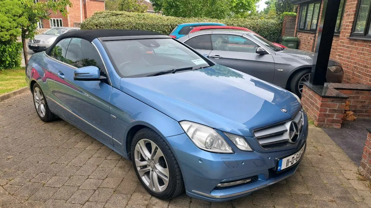MERCEDES E250 CDI CONVERTIBLE 2011 SUPERB - Image 1
