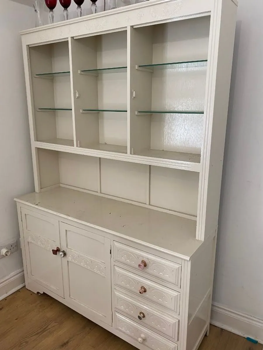 Dresser - Image 1