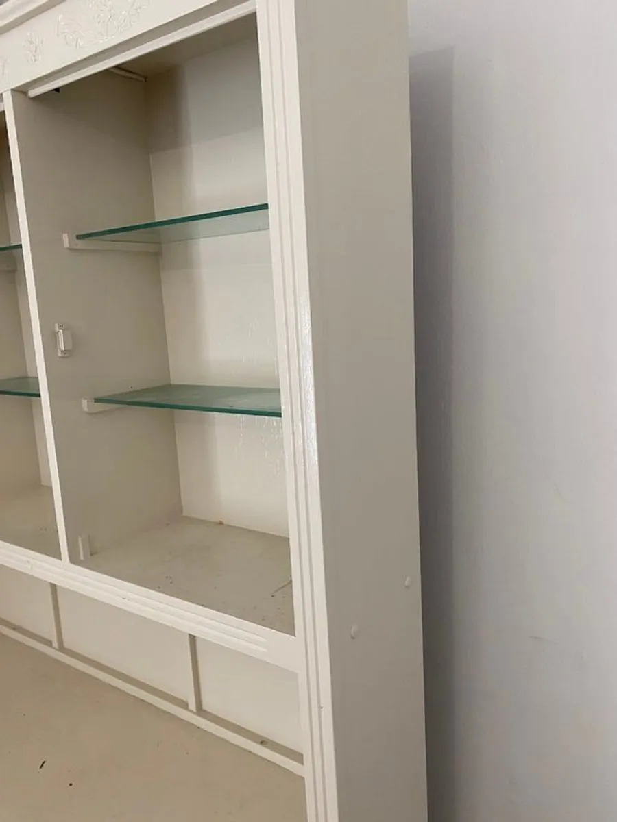 Dresser - Image 2