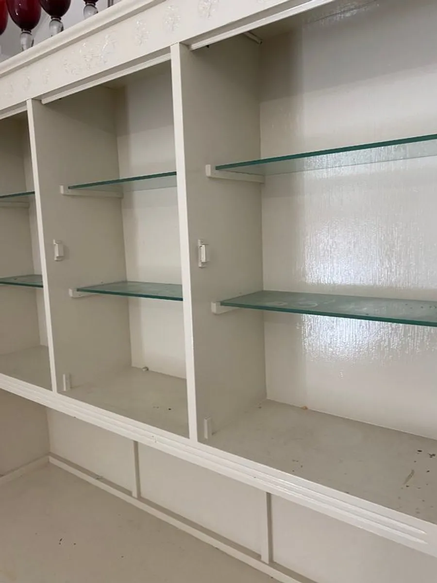 Dresser - Image 3