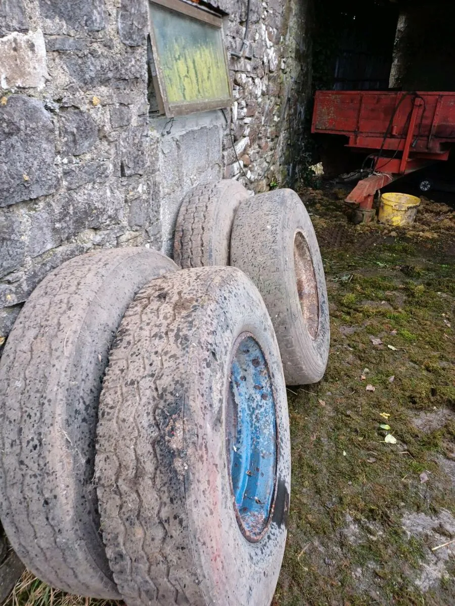 Transport box and other machinery - Image 3