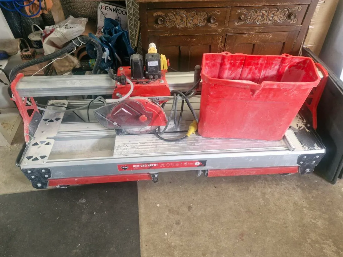 Rubi tile saw