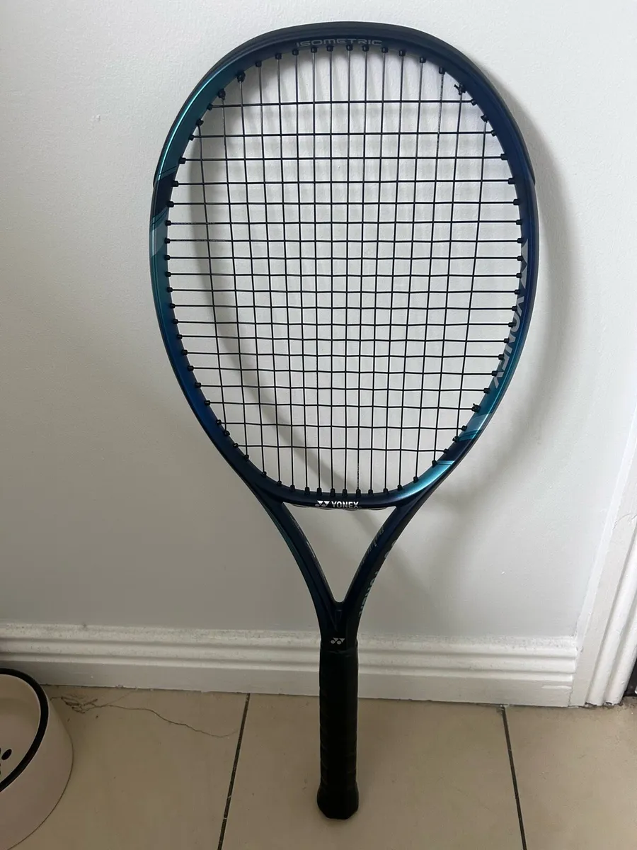 Yonex ezone 98 plus - Image 1