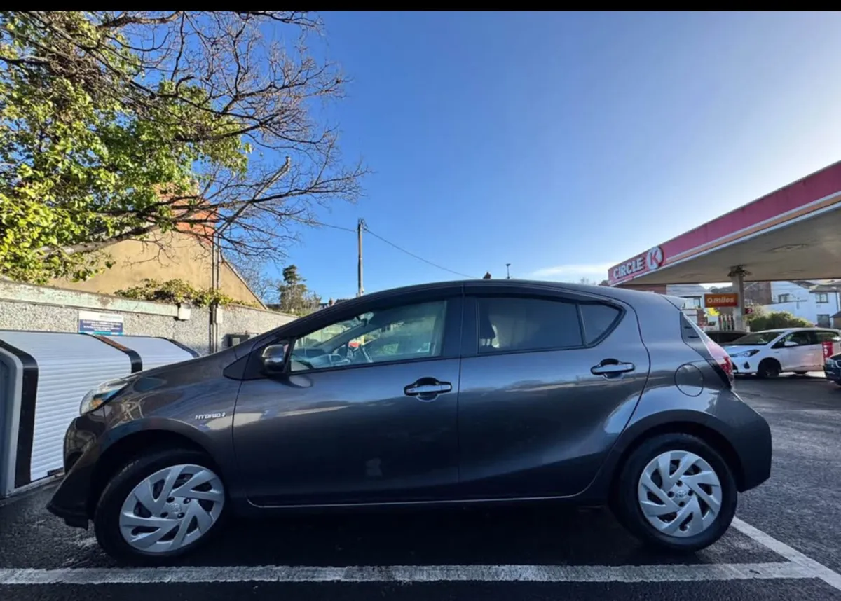 Toyota aqua 2019 hybrid automatic - Image 3