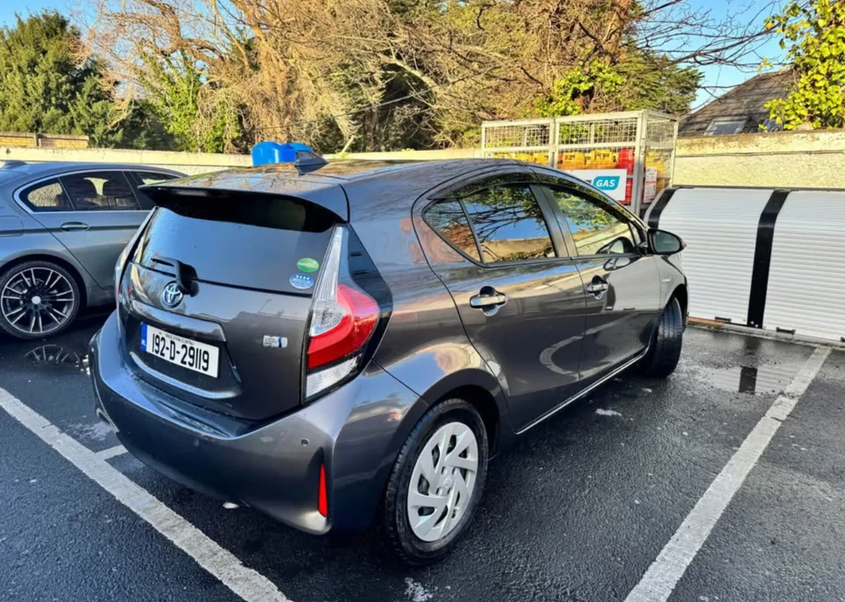 Toyota aqua 2019 hybrid automatic - Image 4