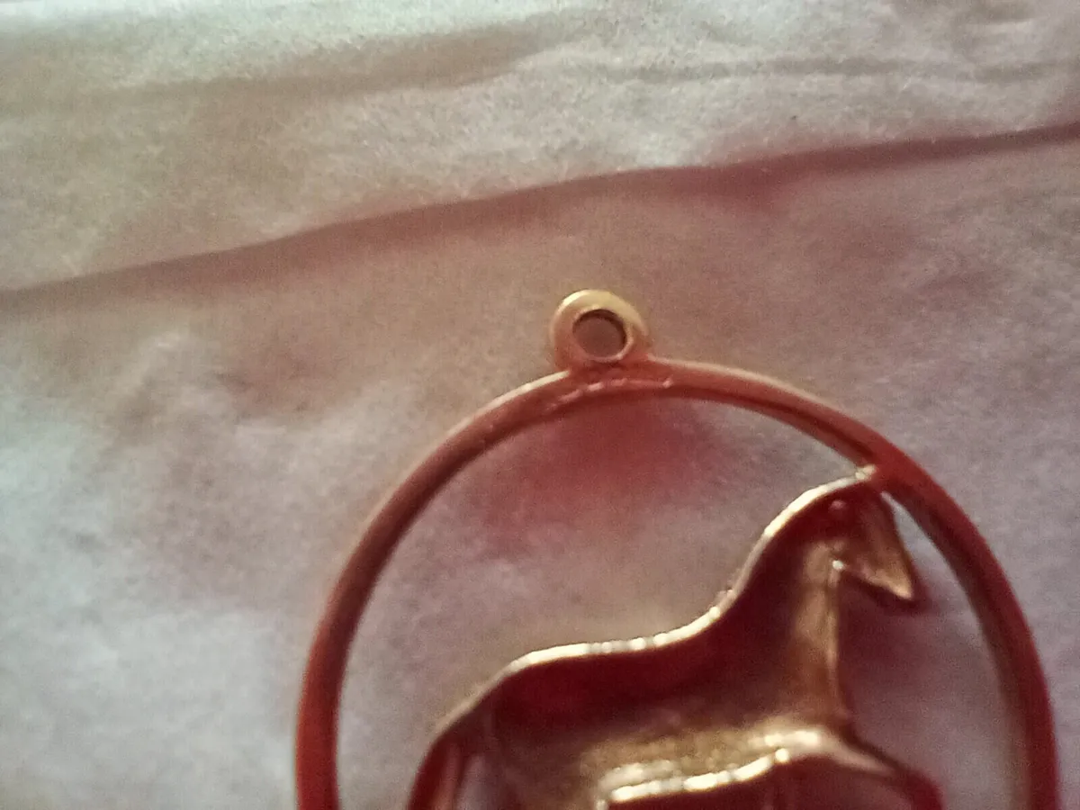 9 CT solid gold horse pendant - Image 2