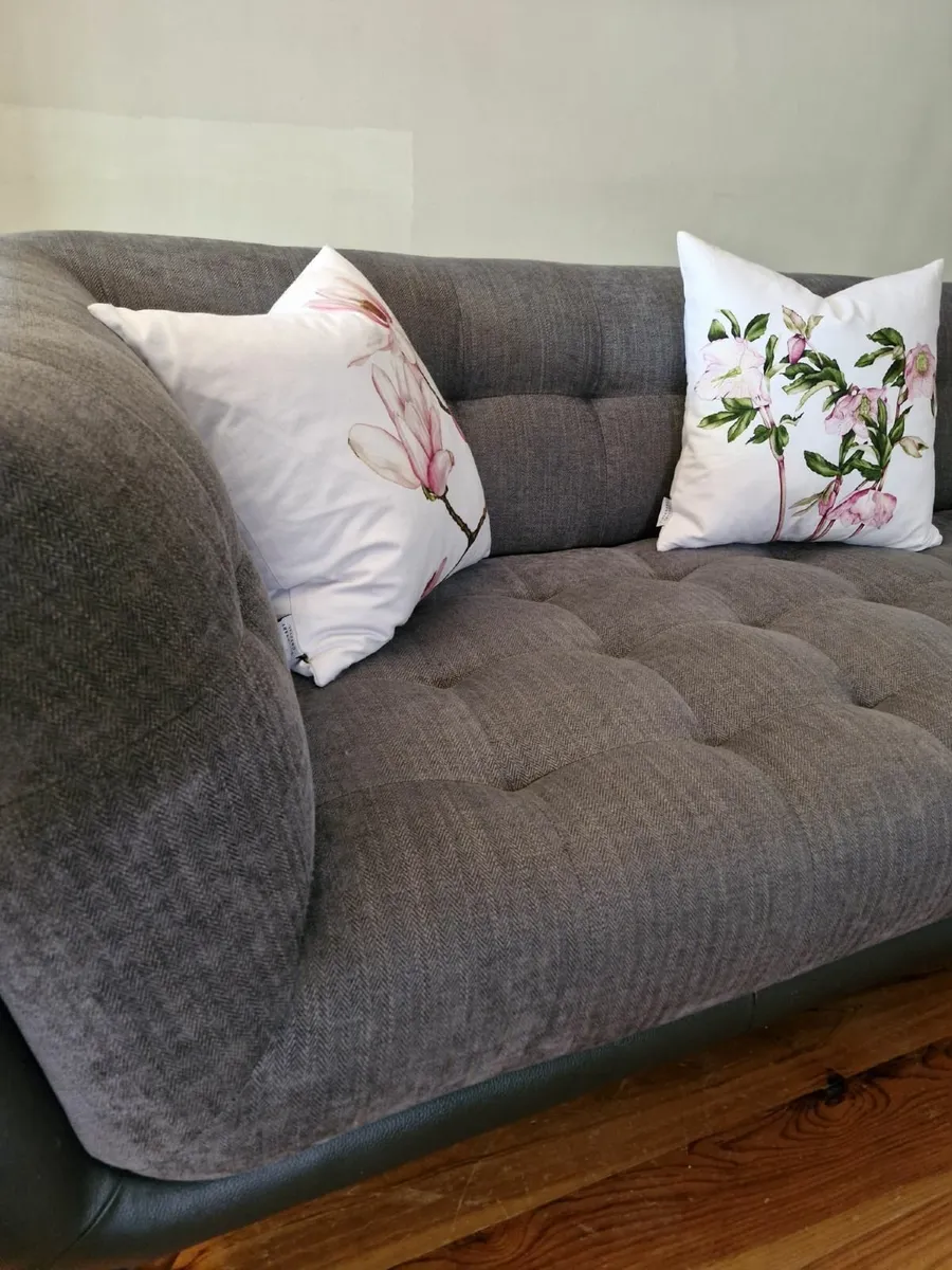 Chesterfield Sofa Couch & Oak Kitchen Table & C - Image 2