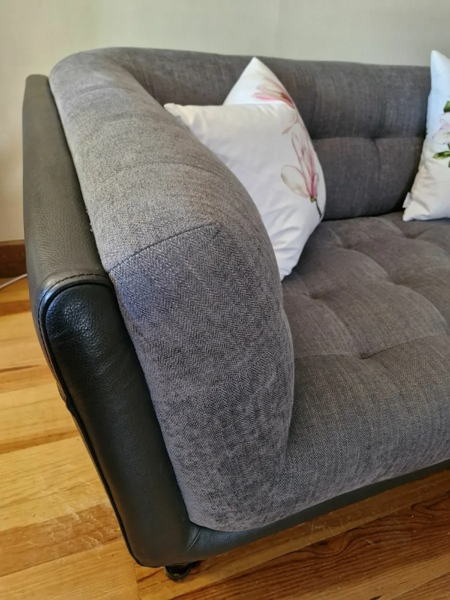 Chesterfield Sofa Couch & Oak Kitchen Table & C - Image 3