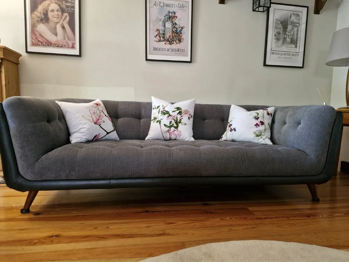Chesterfield Sofa Couch & Oak Kitchen Table & C - Image 4