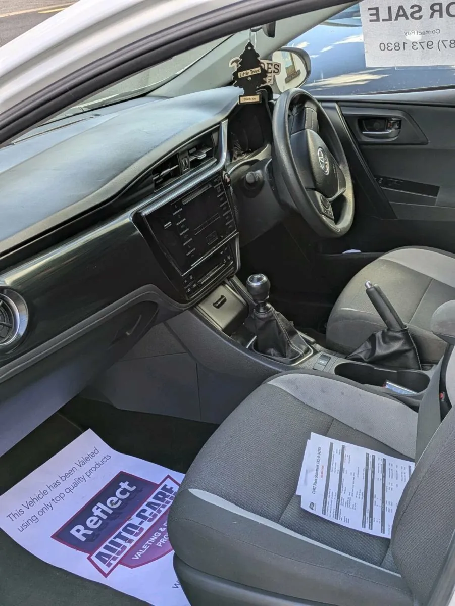 2018 Toyota auris van . Full years test and taxed - Image 4