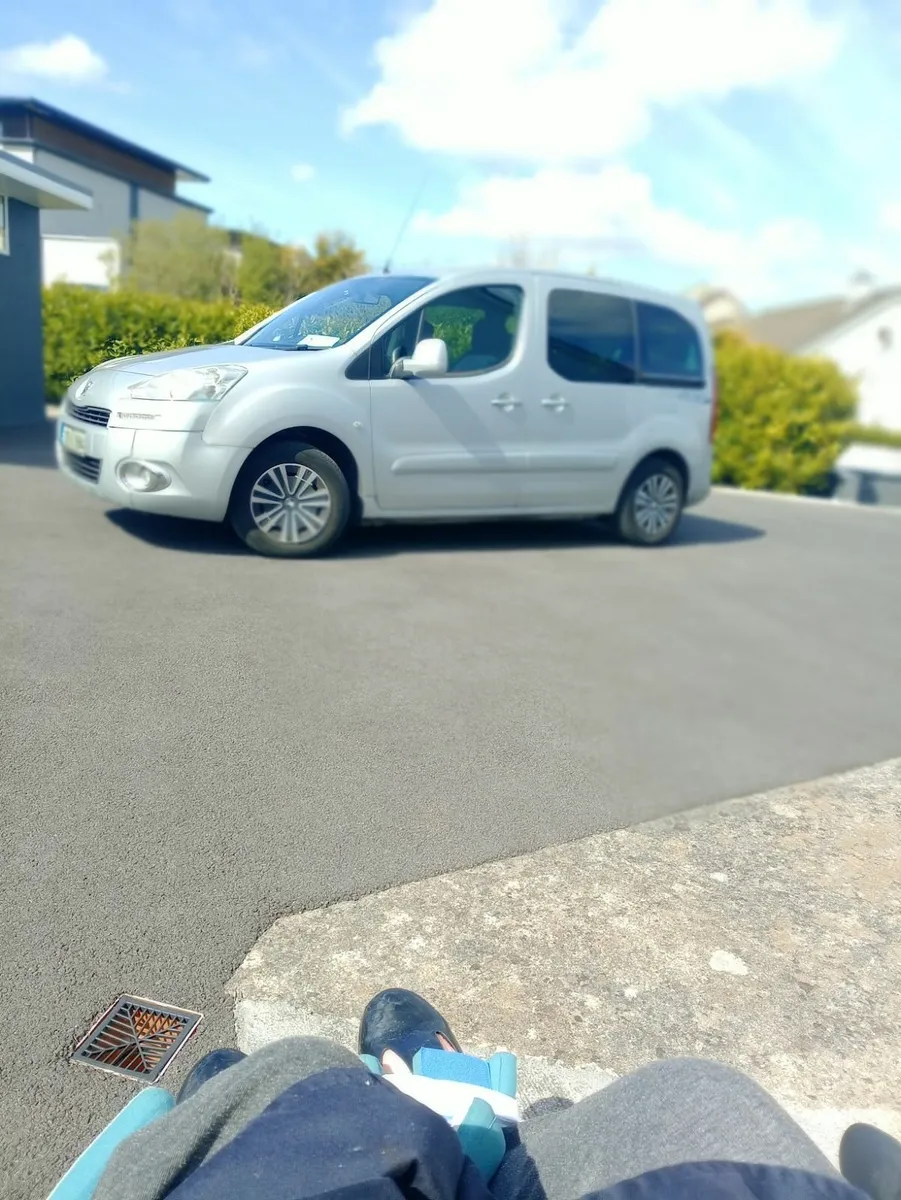 Peugeot Partner 2013 wheelchair - Image 2