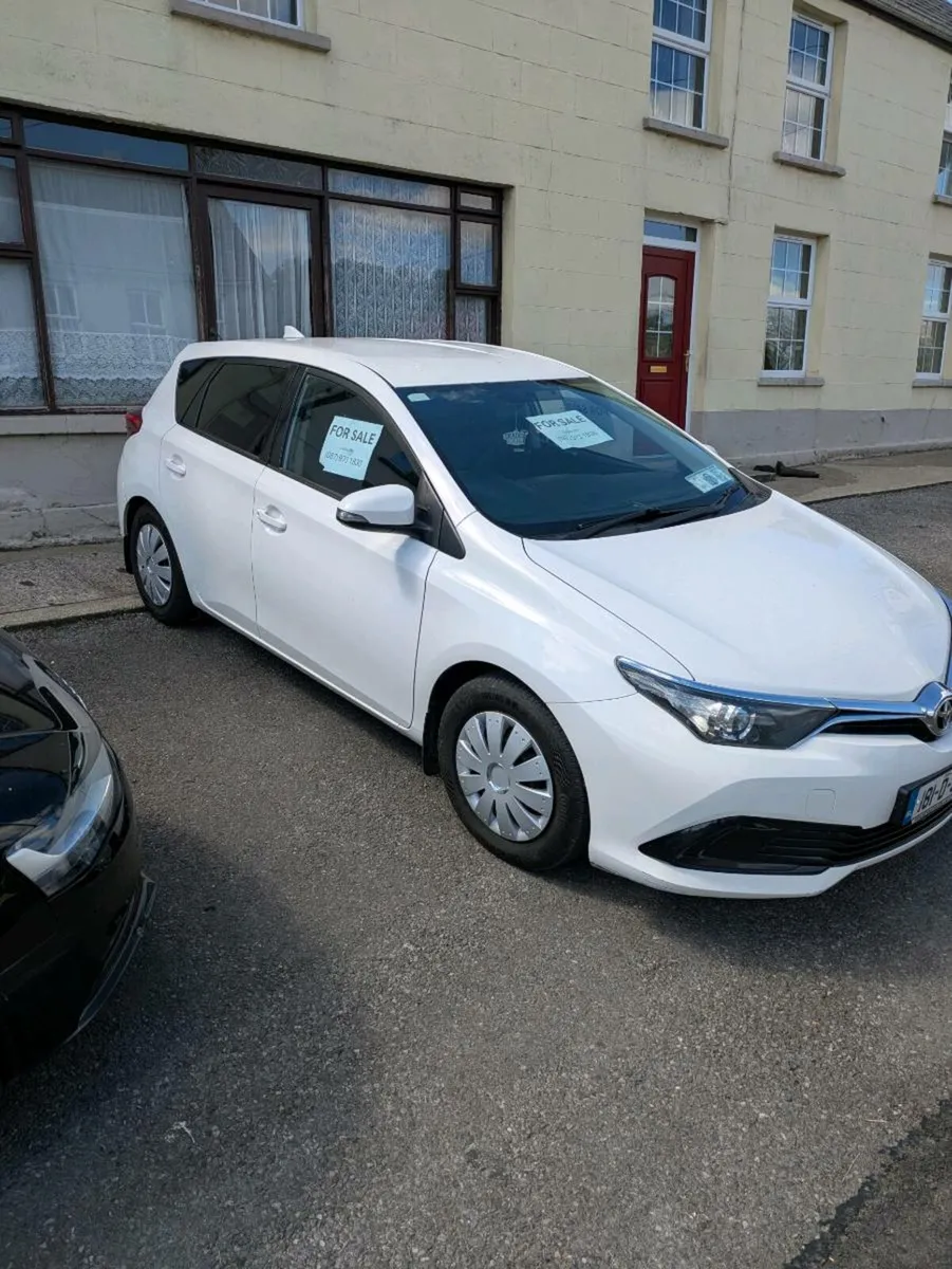 2018 Toyota auris van . Full years test and taxed - Image 1