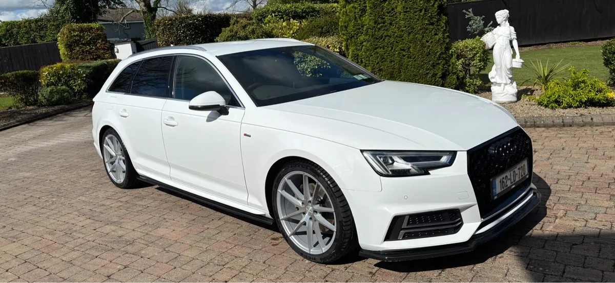 Audi A4 Avant S Line - Image 2