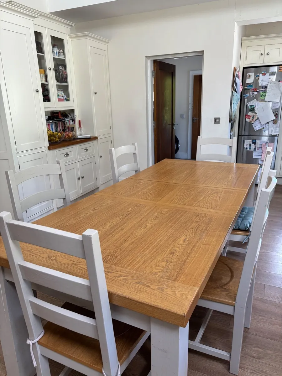 Kitchen Table and Chairs - Image 3