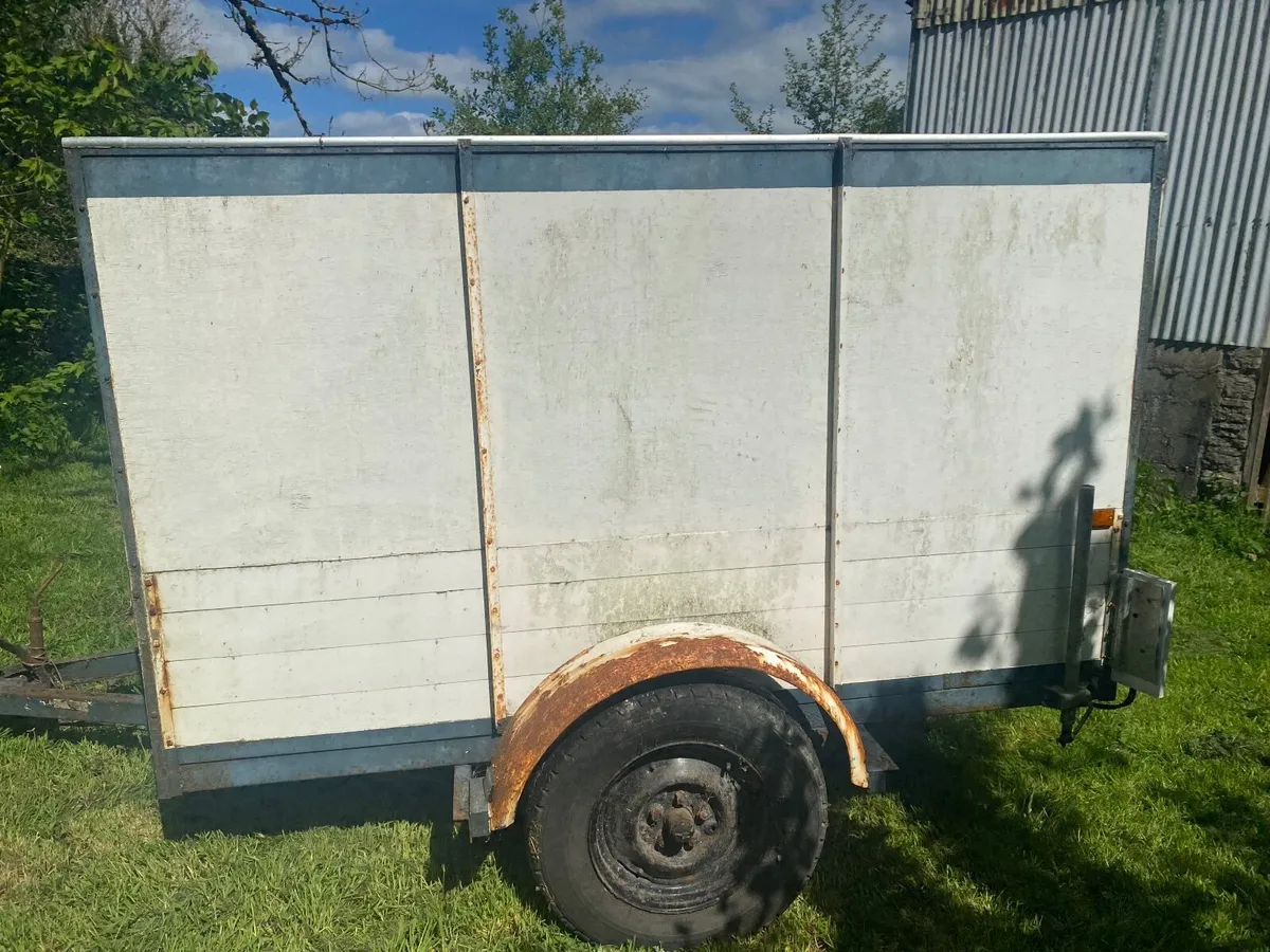 Trailer - Image 1