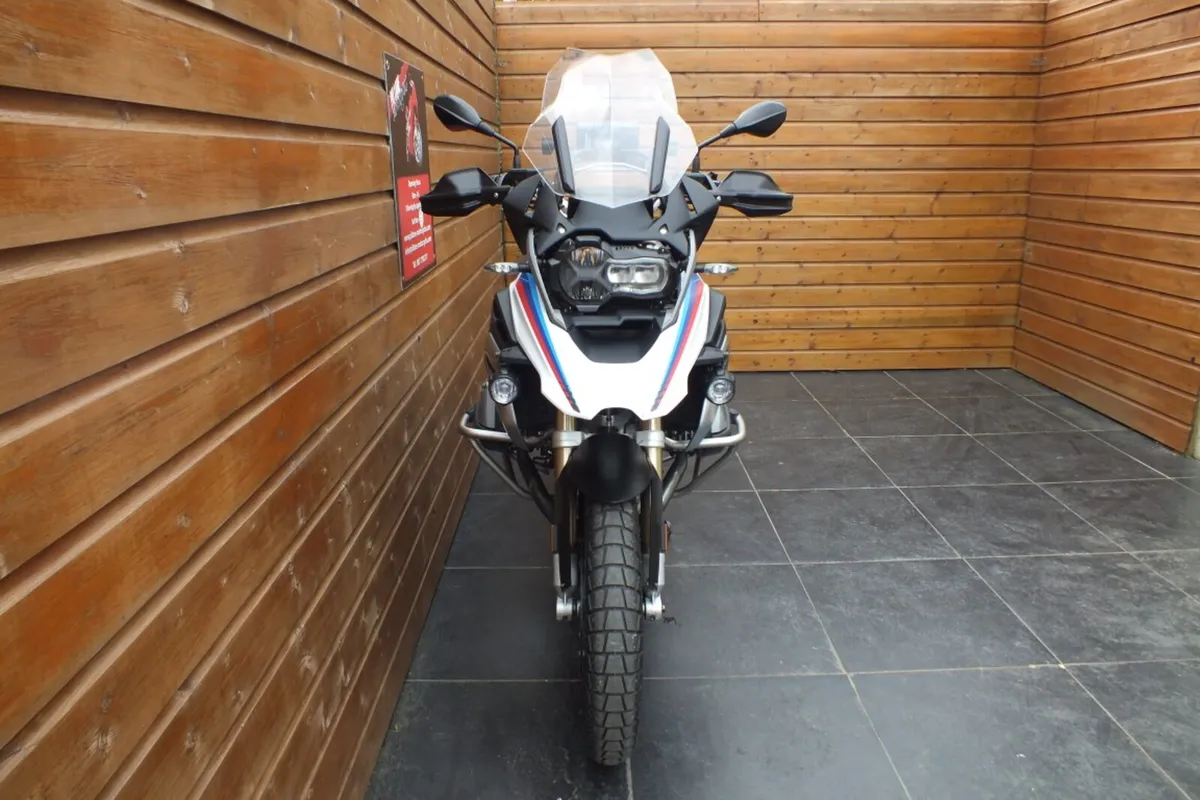 2018 BMW R1200GS (Mint & Loaded) - Image 2