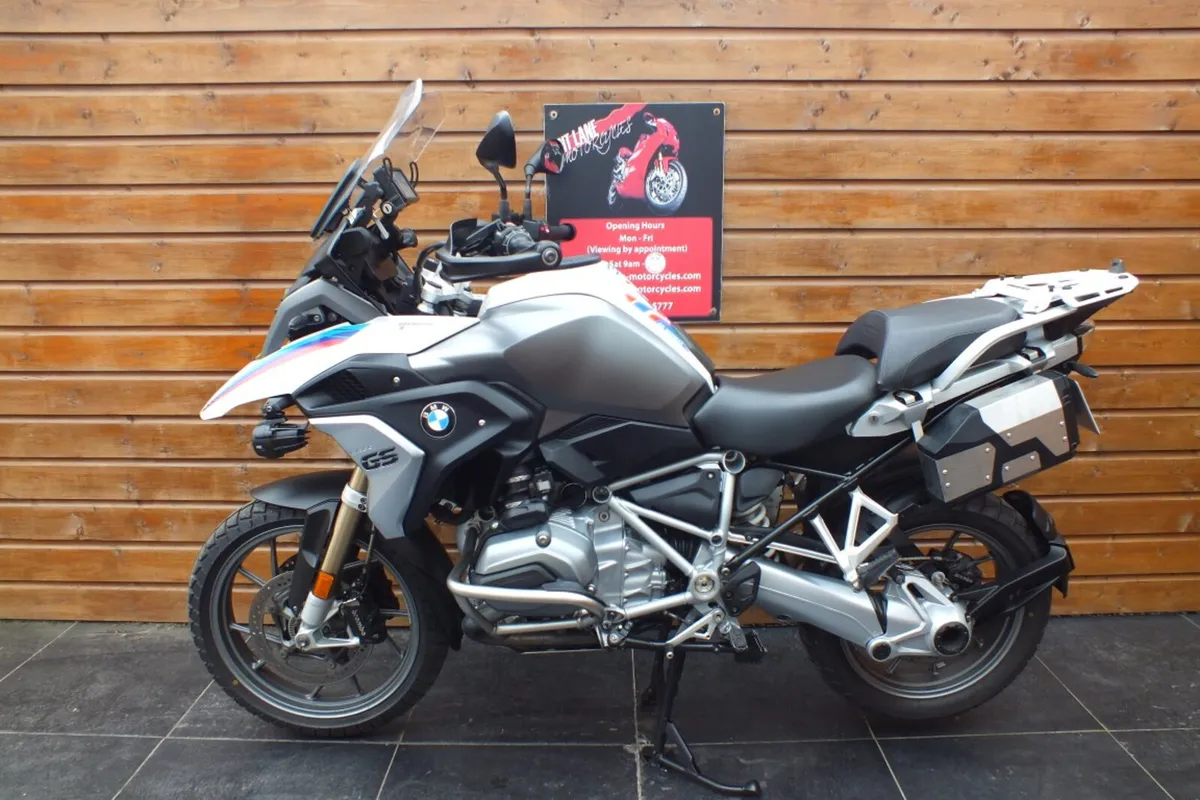 2018 BMW R1200GS (Mint & Loaded) - Image 4