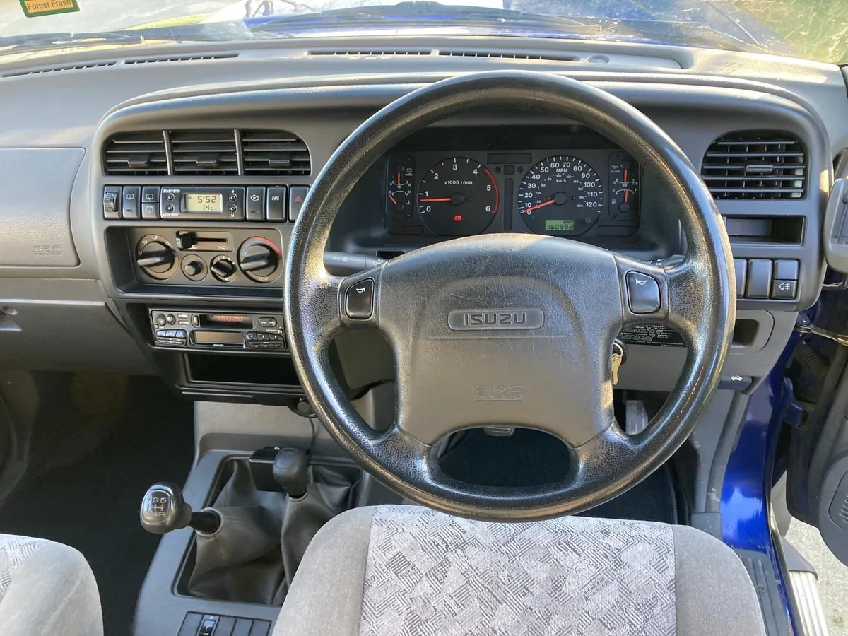 Isuzu Trooper 2002 - Image 3