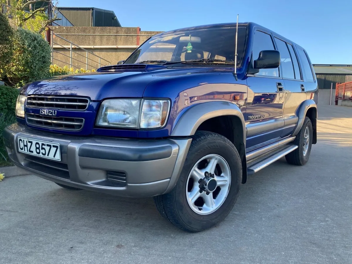 Isuzu Trooper 2002 - Image 1