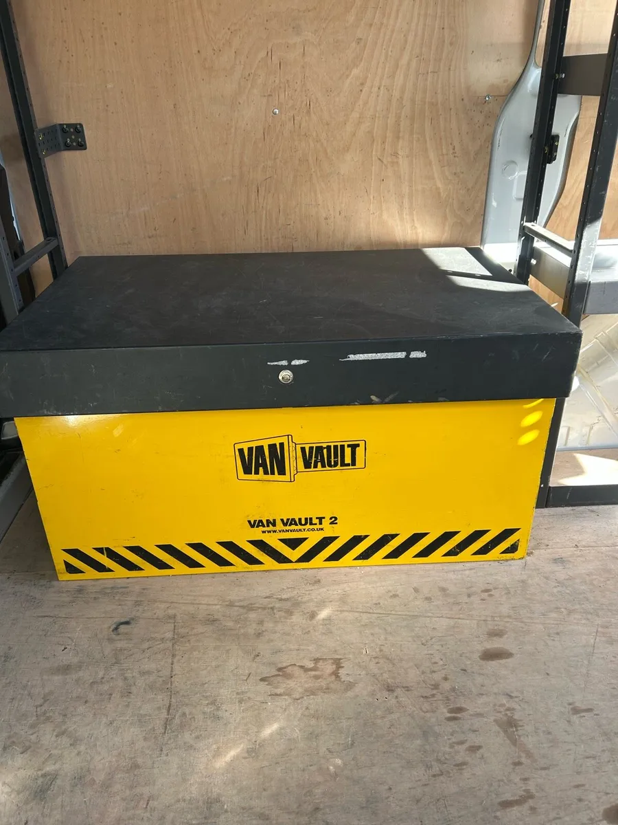 Van shelves - Image 4