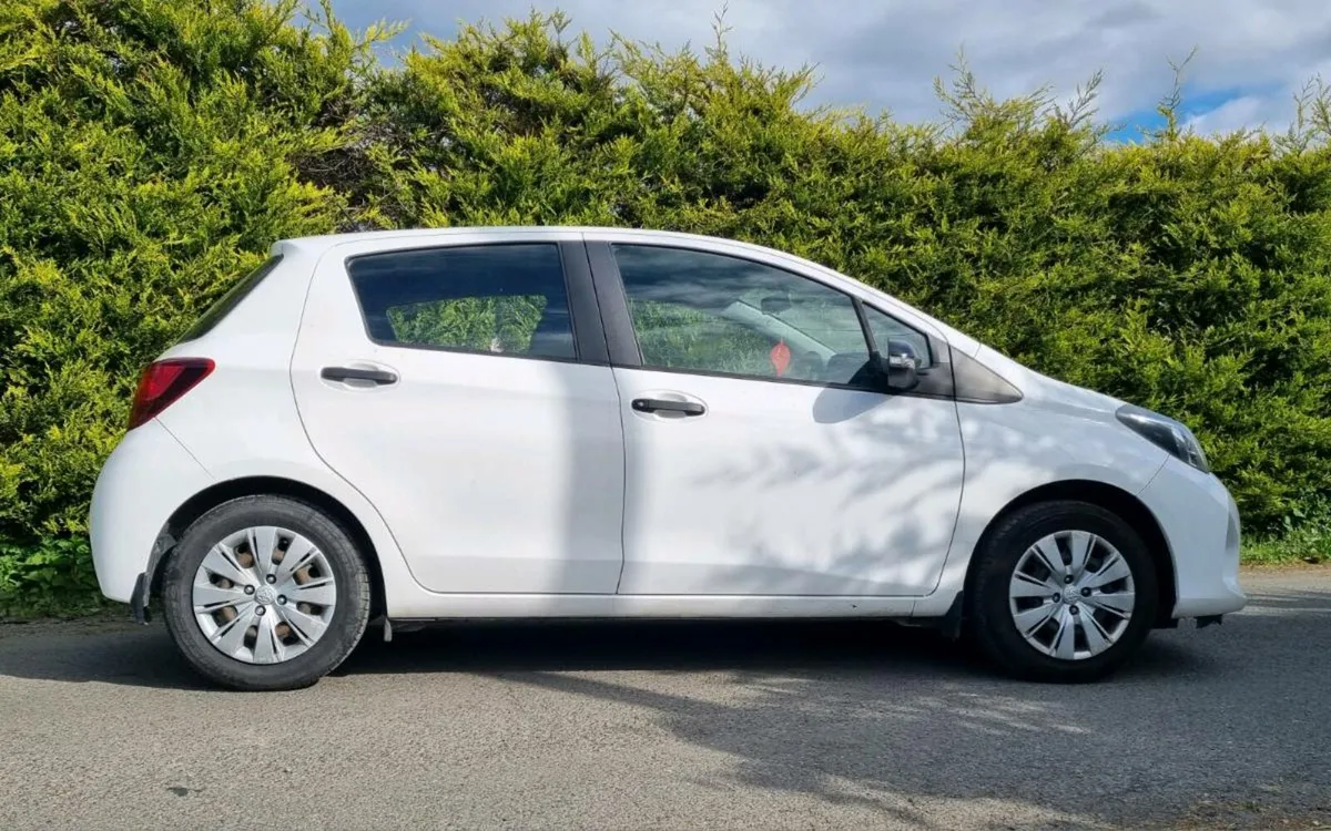 2016 Toyota Yaris - Image 2