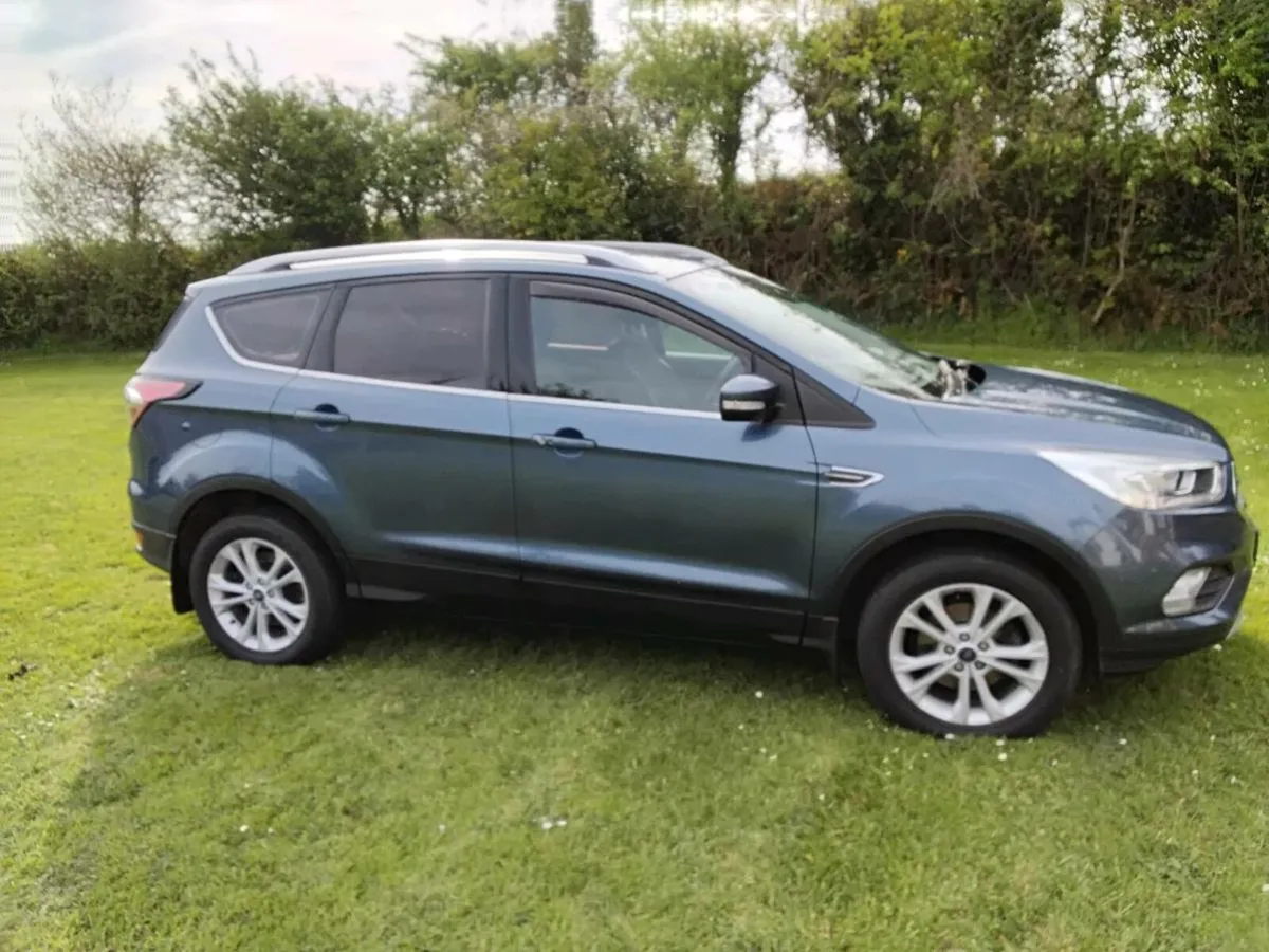 **FORD KUGA** - Image 1