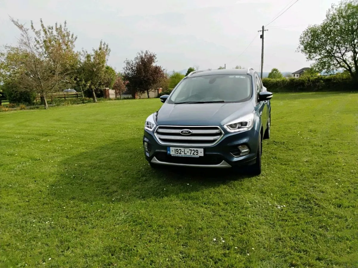 **FORD KUGA** - Image 3