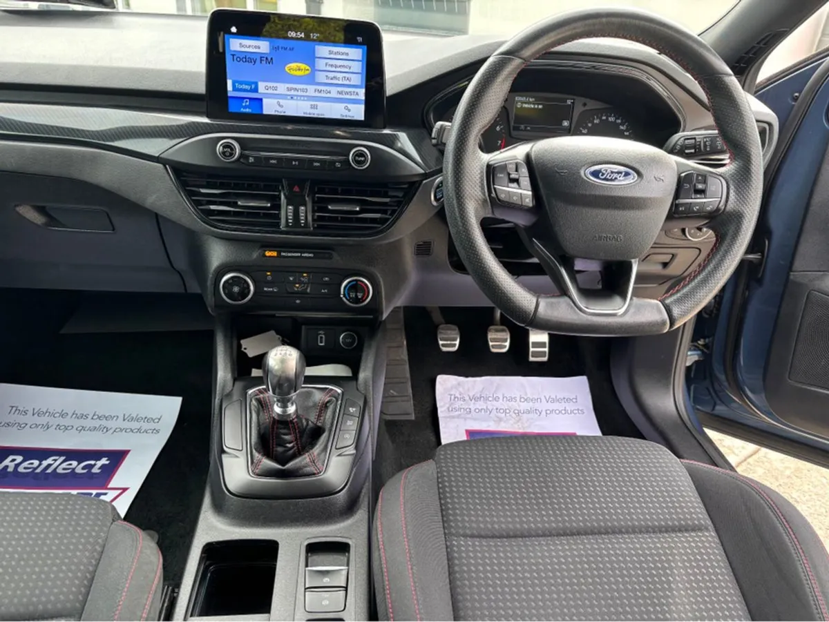 Ford Focus St-line 1.0 Ecoboost 125 125PS 4DR - Image 4