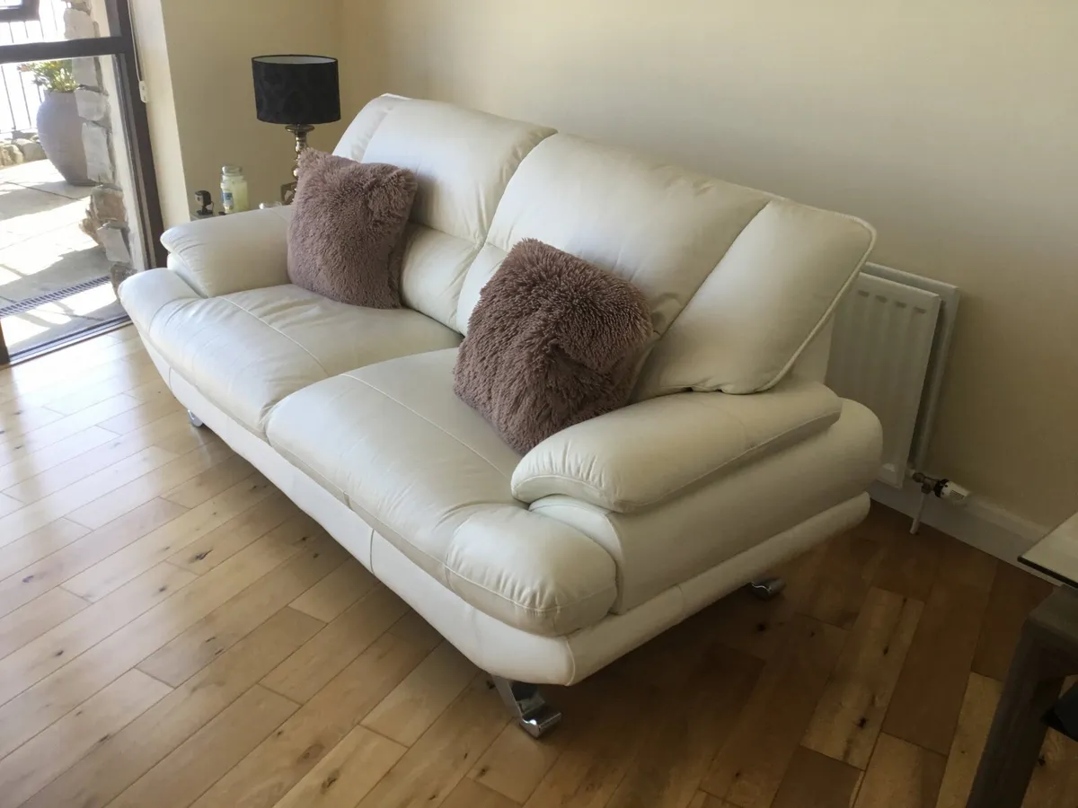 Suite of furniture - Image 4