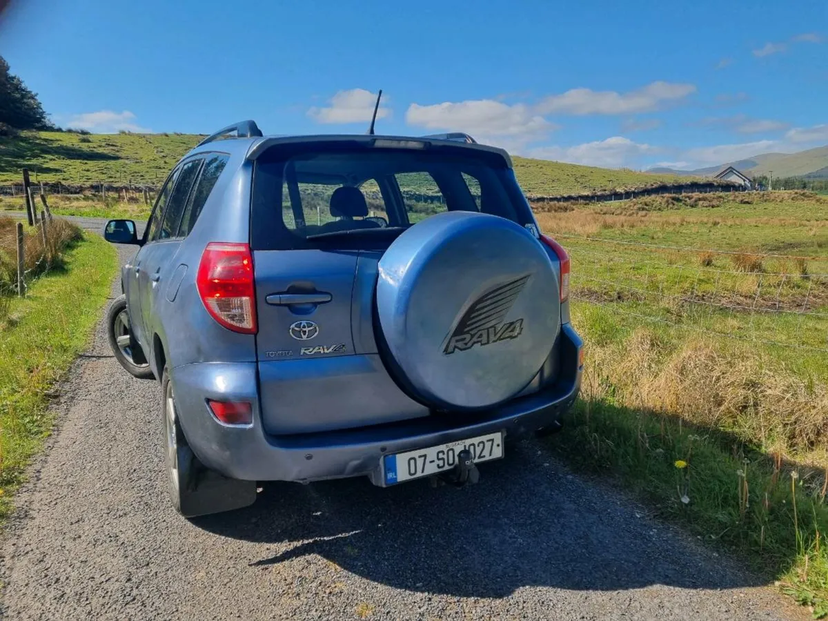 Rav 4  awd  2.2 Diesel manual - Image 4