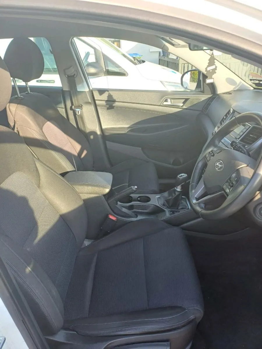 2017 HYUNDAI TUSCON - Image 4