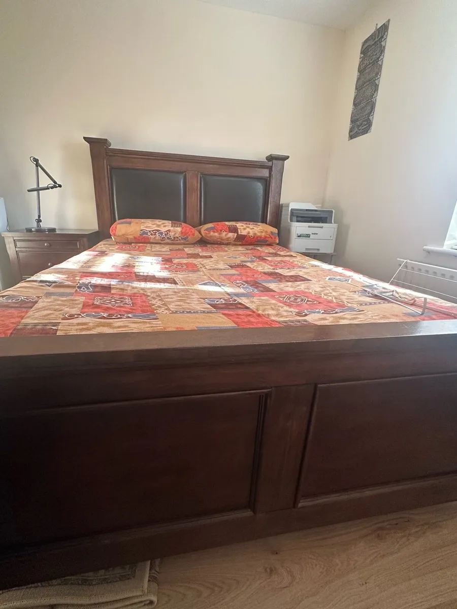 Bed - Image 1