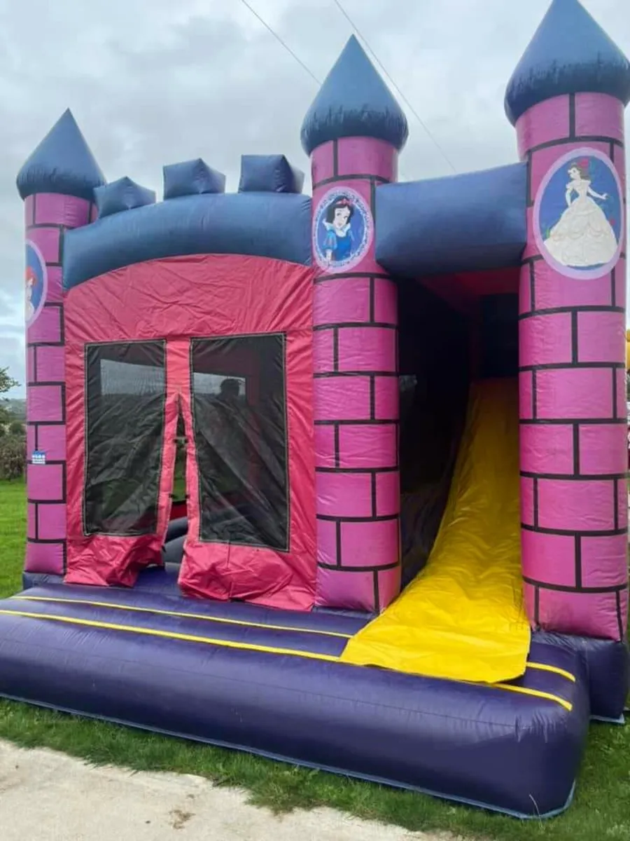Bouncy Castles and Obstacle courses for sale
